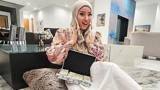 mandy water - My Shopaholic Hijab Hot Wife
