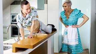 amazon - Tall Mommy Finds Stepson Fucking A Cake