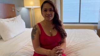 Thick Asian MILF Candy Reign Gets Big Dick